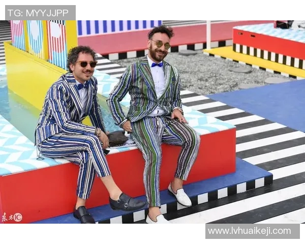 男子化身足球明星街头秀技引围观粉丝热情追捧 男子化身足球明星街头秀技引围观粉丝热情追捧