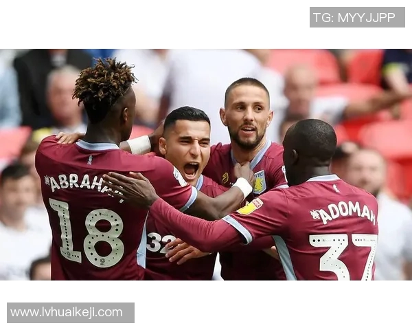 美国足球明星因抗议社会问题联合罢赛引发广泛关注与讨论 美国足球明星因抗议社会问题联合罢赛引发广泛关注与讨论