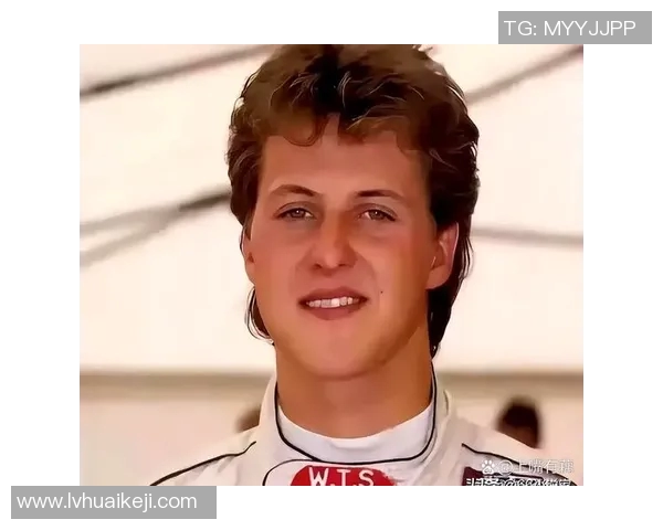 真正的男足球明星如何在赛场内外展现魅力与责任感 真正的男足球明星如何在赛场内外展现魅力与责任感